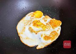南瓜炒鸡蛋的做法图解4