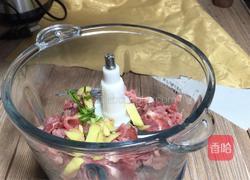 牛肉丸子汤的做法图解1