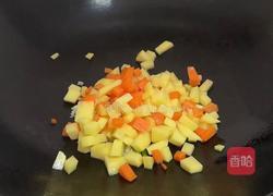 胡萝卜土豆丁的做法图解4