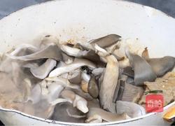 平菇炒肉的做法图解6