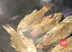 麻辣小鲫鱼的做法图解5