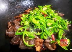 木耳辣椒炒肉的做法图解6