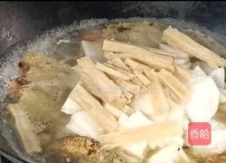 萝卜鱼肉汤的做法图解6