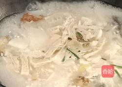 萝卜鱼肉汤的做法图解7