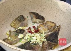 木耳烧鱼块的做法图解5