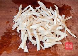 手撕杏鲍菇炒肉片的做法图解2