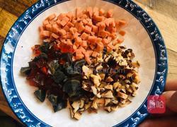 皮蛋豆腐羹的做法图解1