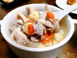 墨鱼莲子煲鸡汤