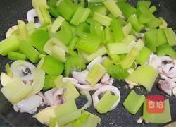 鱿鱼炒西芹的做法图解9