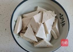 香菇炒豆腐的做法图解3