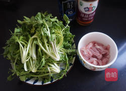 荠菜炒肉丝的做法图解1