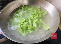 菠菜香菇炸酱面的做法图解12