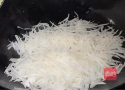 鸡蛋炒白萝卜丝的做法图解5