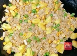菠萝时蔬炒饭的做法图解12