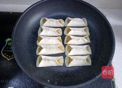 西葫鲜肉锅贴的做法图解14