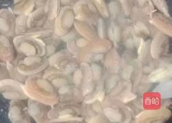 豆瓣酱炒花甲的做法图解2