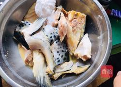 砂锅三文鱼头的做法图解2