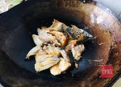 砂锅三文鱼头的做法图解4
