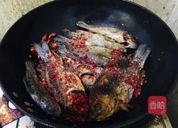 香酥小鲫鱼的做法图解6