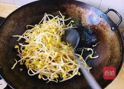 黄豆芽炒过油牛肉丝的做法图解4