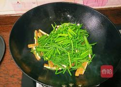 韭菜花炒香干的做法图解5