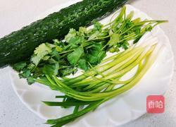 凉拌木耳黄瓜腐竹的做法图解1