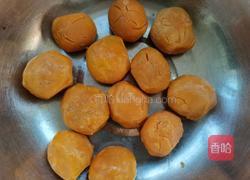 豆沙蛋黄月饼的做法图解6