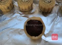 豆沙蛋黄月饼的做法图解10