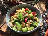 青红辣椒丝瓜炒肉
