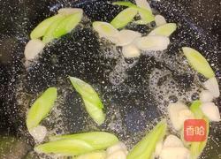 芹菜炒猪耳朵的做法图解4