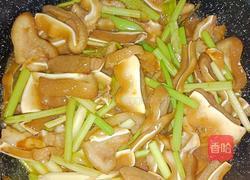 芹菜炒猪耳朵的做法图解7