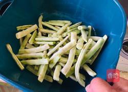 干煸四季豆的做法图解2