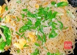 肉饼鸡蛋炒米粉的做法图解14
