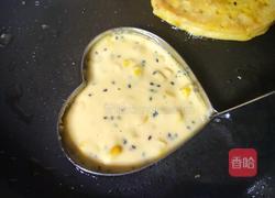 玉米鸡蛋爱心饼的做法图解4