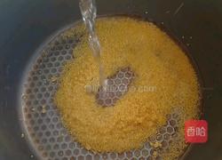 姜末海参小米粥的做法图解3