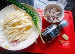 味美茭白炒虾仁的做法图解1