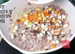 香菇肉沫拌面的做法图解4