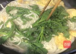 茼蒿鸡蛋汤面的做法图解7