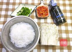 剁椒金针菇蒸粉丝的做法图解1