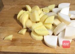 菜梗萝卜炖土豆的做法图解3