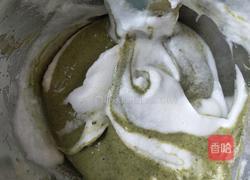 抹茶奶油蛋糕卷的做法图解7