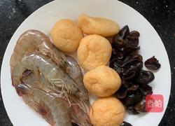 丝瓜鱼腐汤的做法图解1