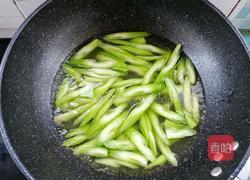 芹菜炒香干的做法图解5