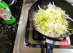 肉沫蘑菇炒蒜黄的做法图解4