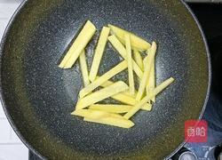土豆茄子炒豆角的做法图解4