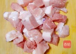 猪肉炖土豆的做法图解1