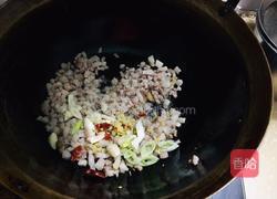 酸豆角炒肉末的做法图解4