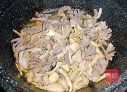 鸭杂炒芹菜的做法图解6