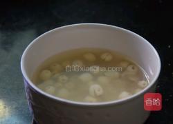 奶香银耳羹的做法图解2