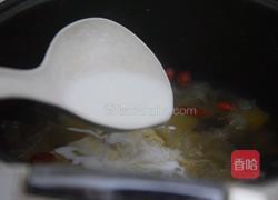 奶香银耳羹的做法图解8